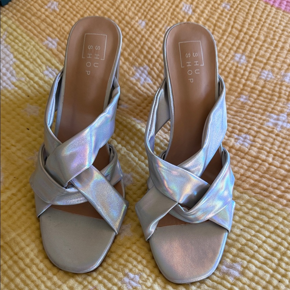 ShuShop Women's Iridescent Silver Sandals